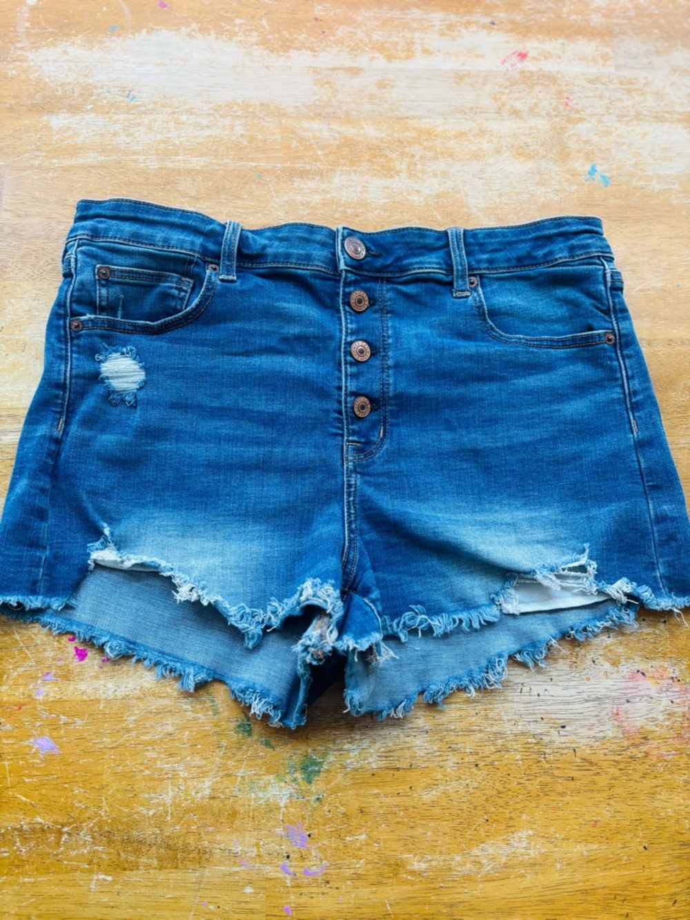 American Eagle Distressed super stretch Button-Front Jean Shorts size 16 - Picture 6 of 6